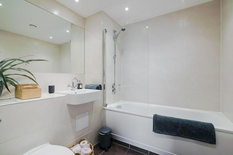 Panorama Apartments By Mesh Accommodation Short & Long Term Lets Ashford For Contractors Or Corporate Stays 外观 照片